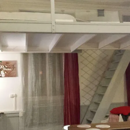 Coquet En Mezzanine Nuit Pour 2 Personnes * Saint-Girons (Ariege)